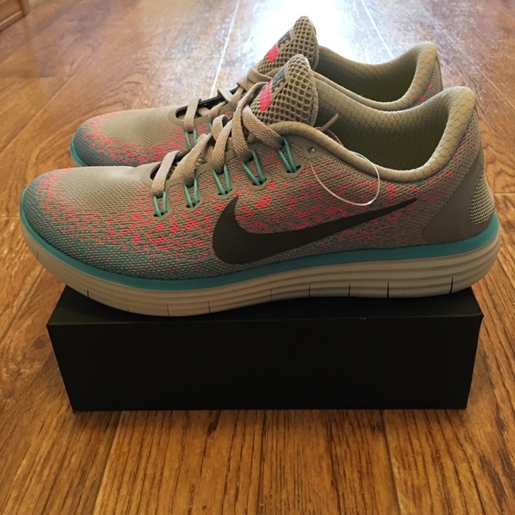 nike free distance women's